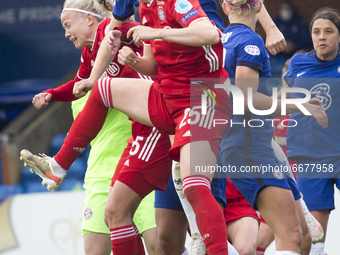  Hanna Glas (Bayern Munich) and Millie Bright (Chelsea FC) fight for the ball during the 2020-21 UEFA Women’s Champions League fixture betwe...