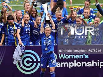  Leicester City Women celebrate as Sophie Barker of Leicester City lifts the Womens Championship trophy after the FA Women's Championship ma...