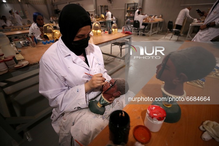 Open The First Factory To Reproduce The Antiquities