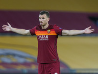 Edin Dzeko of AS Roma looks dejected during the UEFA Europa League Semi-Final match between AS Roma and Manchester United at Stadio Olimpico...
