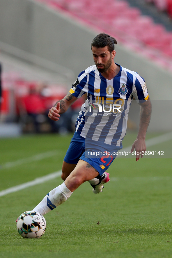 Sergio Oliveira of FC Porto in action during the Portuguese League football match between SL Benfica and FC Porto at the Luz stadium in Lisb...