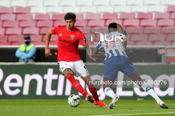 Darwin Nunez of SL Benfica (L) vies with Chancel Mbemba of FC Porto during the Portuguese League football match between SL Benfica and FC Po...