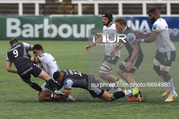  Luther Burrell of Newcastle Falcons brings down Phil Cokanasiga of London Irish during the Gallagher Premiership match between Newcastle Fa...
