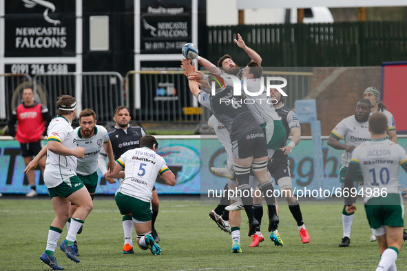    Callum Chick of Newcastle Falcons and Greg Peterson contest a high ball during the Gallagher Premiership match between Newcastle Falcons...