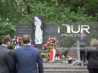 The Lord Mayor of Hanover, Belit Onay, speaks at the commemoration of the 76th anniversary of the liberation at the Memorial cemetery at the...