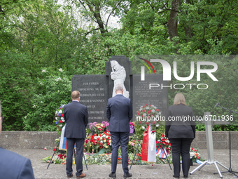 Silent remembrance at the commemoration of the 76th anniversary of the liberation at the Memorial cemetery at the Maschsee in Hanover on May...