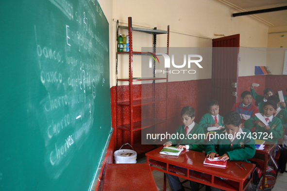 Students from a primary school in Mexico receive classes during the back-to-school period to continue their studies in Mexico City, Mexico ,...