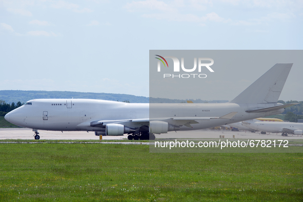 CASTLE DONININGTON, UK. JUNE 6TH Kalitta Air Boeing 747-446(BCF) taxiing at East Midlands Airport. Saturday 5 June 2021.  
