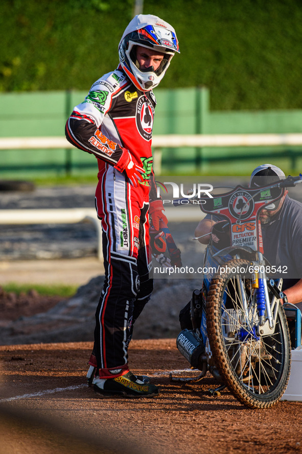  Steve Worrall  gets some last minute adjustments during the SGB Premiership match between Wolverhampton Wolves and Belle Vue Aces at the La...
