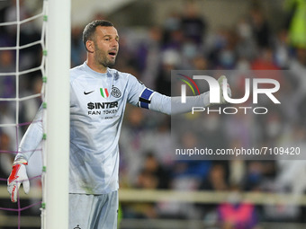 Samir Handanovic of FC Internazionale yells during the Serie A match between ACF Fiorentina and FC Internazionale at Stadio Artemio Franchi,...