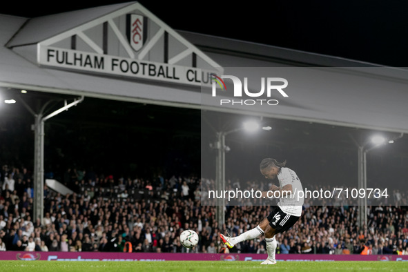 Bobby Reid of Fulham kicks a penalty during the Carabao Cup match between Fulham and Leeds United at Craven Cottage, London on Tuesday 21st...