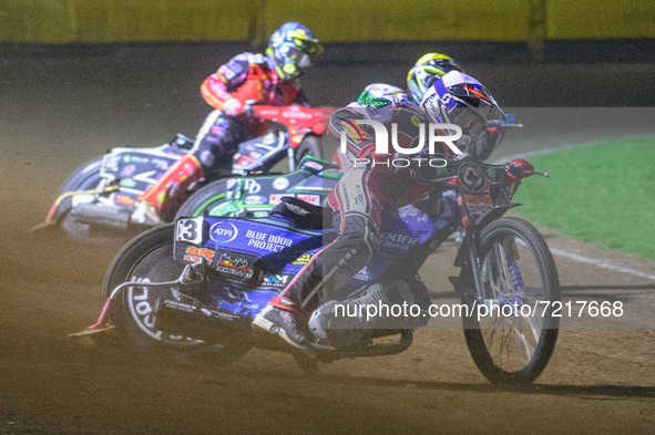 
Steve Worrall   (White) leads Charles Wright  (Yellow) and Scott Nicholls  (Blue) during the SGB Premiership Grand Final 2nd leg between Pe...