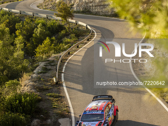 06 Sordo Dani (spa), Carrera Candido (spa), Hyundai Shell Mobis World Rally Team, Hundai i20 Coupe WRC, action during the RACC Rally Catalun...