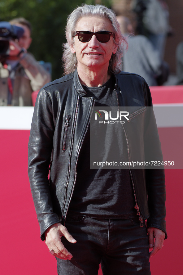  Luciano Ligabue attends the red carpet of the "Luciano Ligabue And Fabrizio Moro" close encounter during the 16th Rome Film Fest 2021 on Oc...