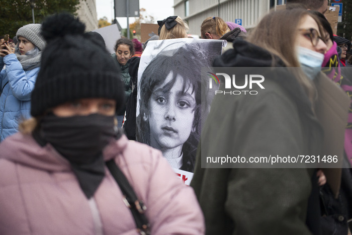 Poland Shows Solidarity With Refugees