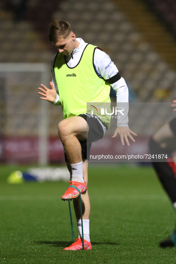 BRADFORD, UK. OCT 19TH   warms up during the Sky Bet League 2 match between Bradford City and Hartlepool United at the Coral Windows Stadium...