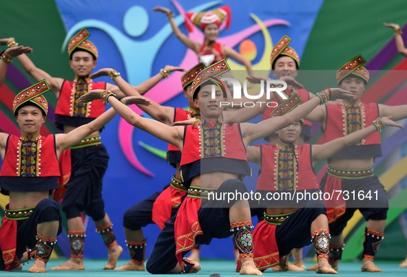 ORDOS, Aug 13, 2015 () -- Dancers from south China's Guangxi Zhuang Autonomous Region perform during a performance gala by all the ethnic gr...