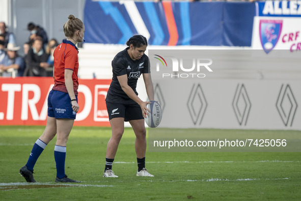 Renee WICKLIFFE of New Zealand with during the international women's rugby match between France and New Zealand on November 20, 2021 in Cast...
