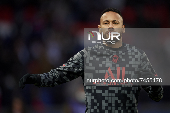 Neymar of PSG during the warm-up before the Ligue 1 Uber Eats match between Paris Saint Germain and FC Nantes at Parc des Princes on Novembe...