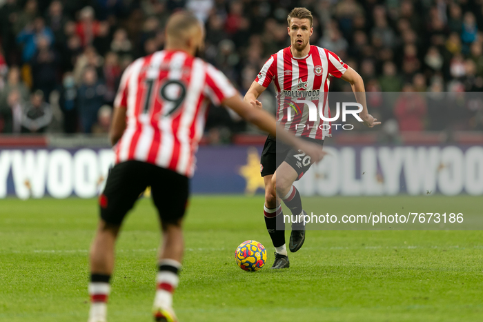 Brentford v Wolverhampton Wanderers - Premier League