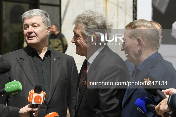 Former Ukrainian Presidents Leonid Kuchma, Viktor Yushchenko and Petro Poroshenko attend the funeral ceremony of Ukrainian first president L...