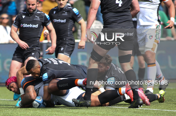 Leicester Tiger's Nemani Nadolo scores their first try  during the Gallagher Premiership match between Newcastle Falcons and Leicester Tiger...
