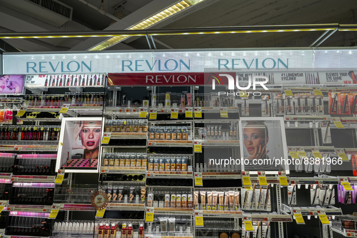 Revlon Plunges After Report It’s Preparing Bankruptcy Filing