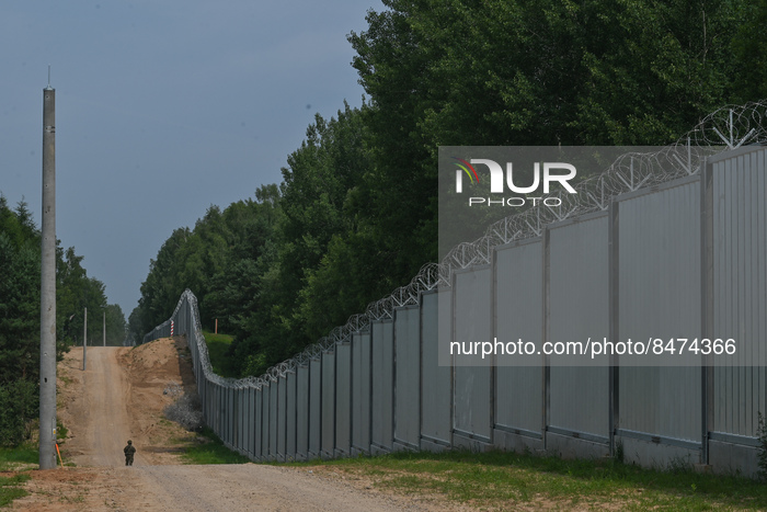 Poland Completes Belarus Border Wall