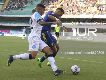 Darko Lazovic of Hellas Verona FC battle for the ball with Giovanni Di Lorenzo of SSC Napoli during Hellas Verona vs SSC Napoli, 1° Serie A...