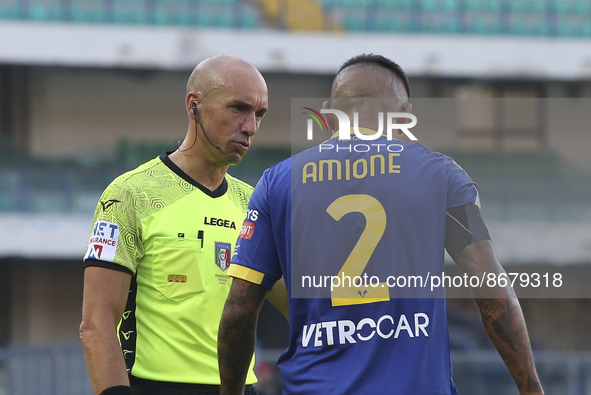 Referee Micheal Fabbri speaks to Bruno Amione of Hellas Verona FC during Hellas Verona vs SSC Napoli, 1° Serie A Tim 2022-23 game at Marcant...