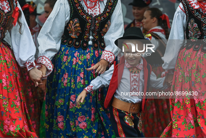 Folk Group 'Sadeczanie' Closes The International Folk Art And Craft Fair In Krakow