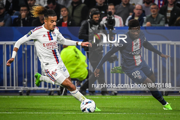 Malo GUSTO of Lyon and Nuno MENDES of PSG during the French championship Ligue 1 football match between Olympique Lyonnais and Paris Saint-G...
