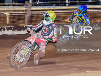 Charles Wright  (Yellow) leads Justin Sedgmen (Blue)  during the SGB Premiership match between Sheffield Tigers and Belle Vue Aces at Owlert...