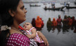 Nov. 17, 2015 - Dhaka, Bangladesh - Hindu Devotees observe Chhath Puja/Surya Puja (Worship...