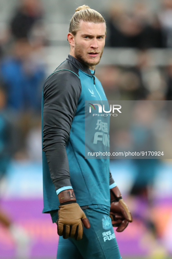 Loris Karius of Newcastle United warms up during the Carabao Cup Third Round match between Newcastle United and Crystal Palace at St. James'...