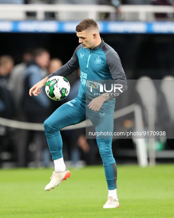 Kieran Trippier of Newcastle United warms up during the Carabao Cup Third Round match between Newcastle United and Crystal Palace at St. Jam...