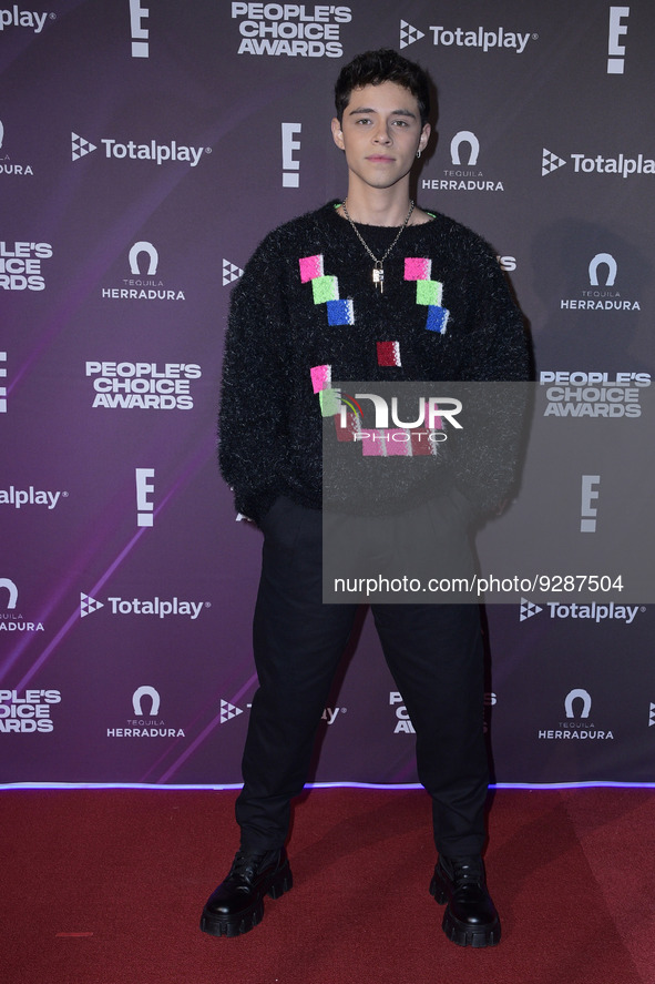 Alex Hoyer  attends the red carpet of People's Choice Awards Viewing Party 2022 at Universal Pictures Mexico. on December 6, 2022 in Mexico...