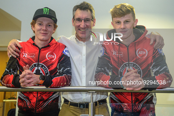 Mark Lemon (centre) with new Belle Vue Aces signings for 2023 Dan Bewley (left) who returns to the team after a year in Sweden, and Jake Mul...
