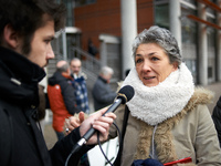 A journalist interviews the spokeswoman of the ZAC's opponents. Opponents to the 'ZAC du Rivel' (ie Rivel's joint development zone) near Tou...