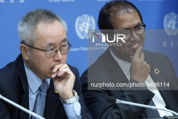 Mr. Li Junhua, UN Under-Secretary-General for Economic and Social Affairs and Mr. Hamid Rashid, Chief of the Global Economic Monitoring Bran...