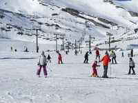With the drop in temperatures and the snow falling, the ski and mountain resort of Alto Campoo or Branavieja has opened, which is located in...